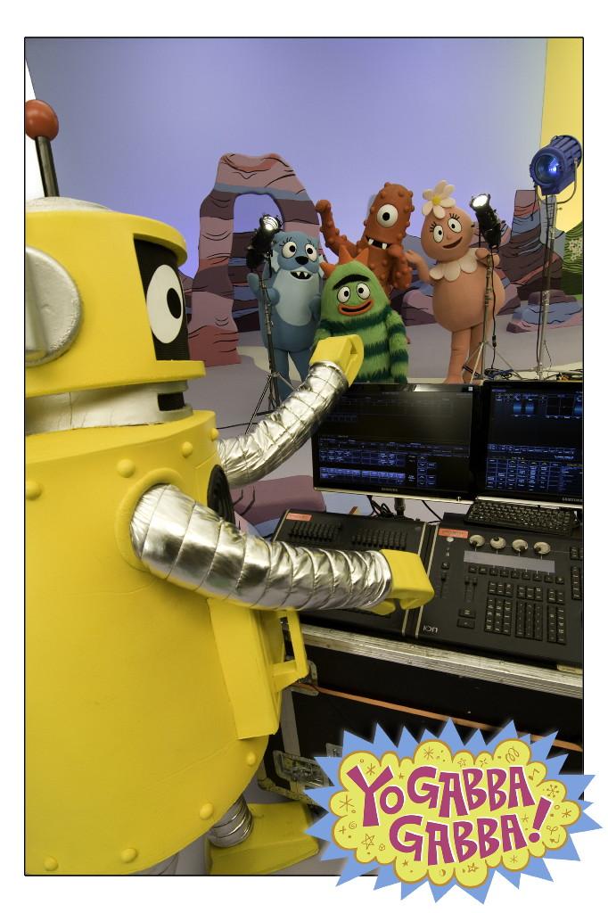 Apparently Plex from &quot;Yo Gabba Gabba&quot; is going for his 728 Card... (Photo by David Kane)